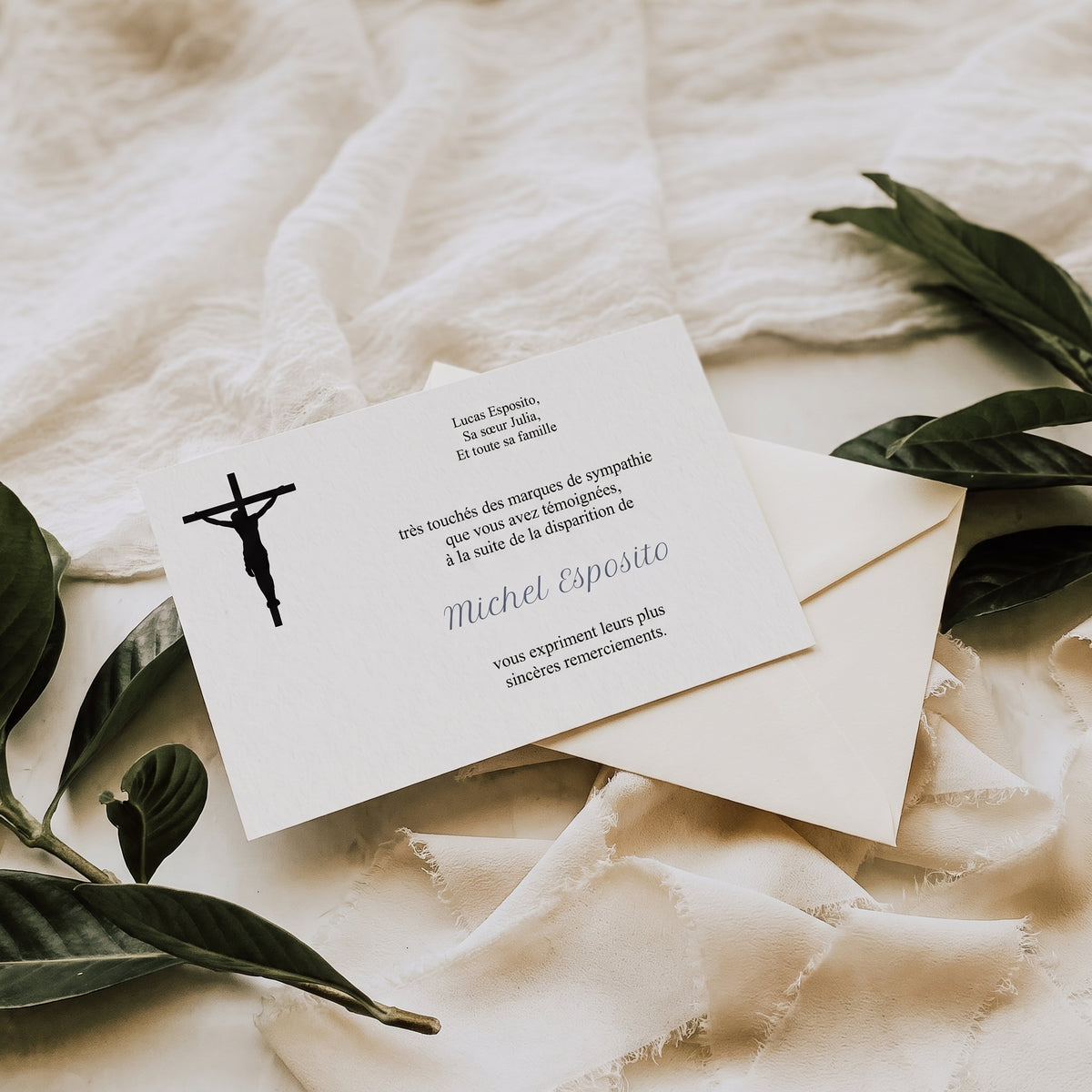 Carte de remerciement décès « Croix Jésus » — mise en ambiance