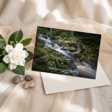 Carte de remerciement décès « Cascade » — mise en ambiance