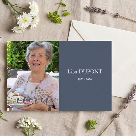 Carte de remerciement décès « Photo portrait « Merci » » — mise en ambiance