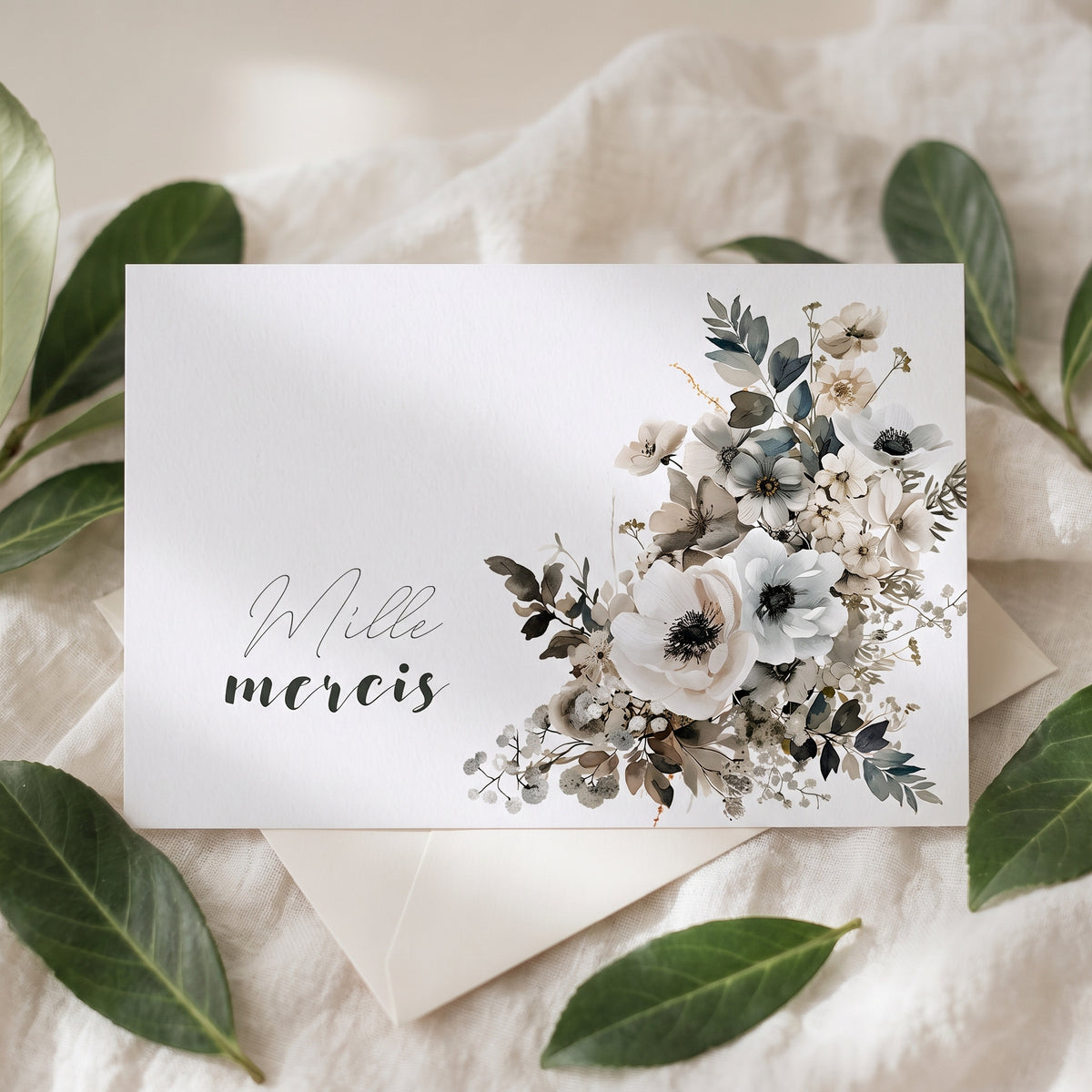 Carte de remerciement décès « Bouquet floral beige et vert » — mise en ambiance