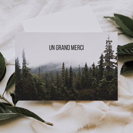 Carte de remerciement décès « Forêt de montagne » — mise en ambiance